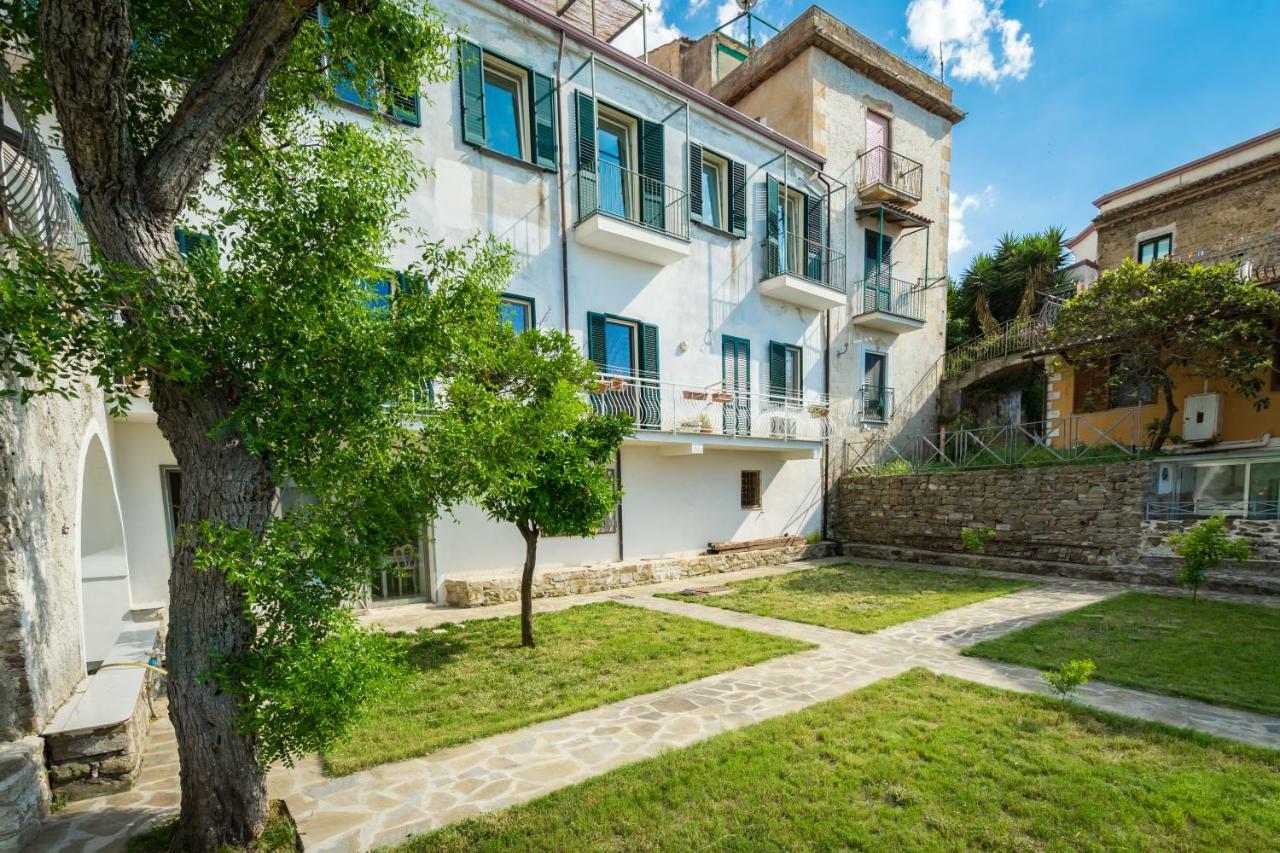 Bed and Breakfast Borgo Dei Saraceni - Domus Indomita Agropoli Exterior foto